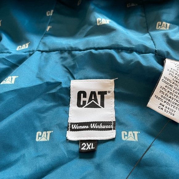 CAT ( Caterpillar ) Women’s winter hooded coat. Teal color, thumb hole as seen - Picture 9 of 12